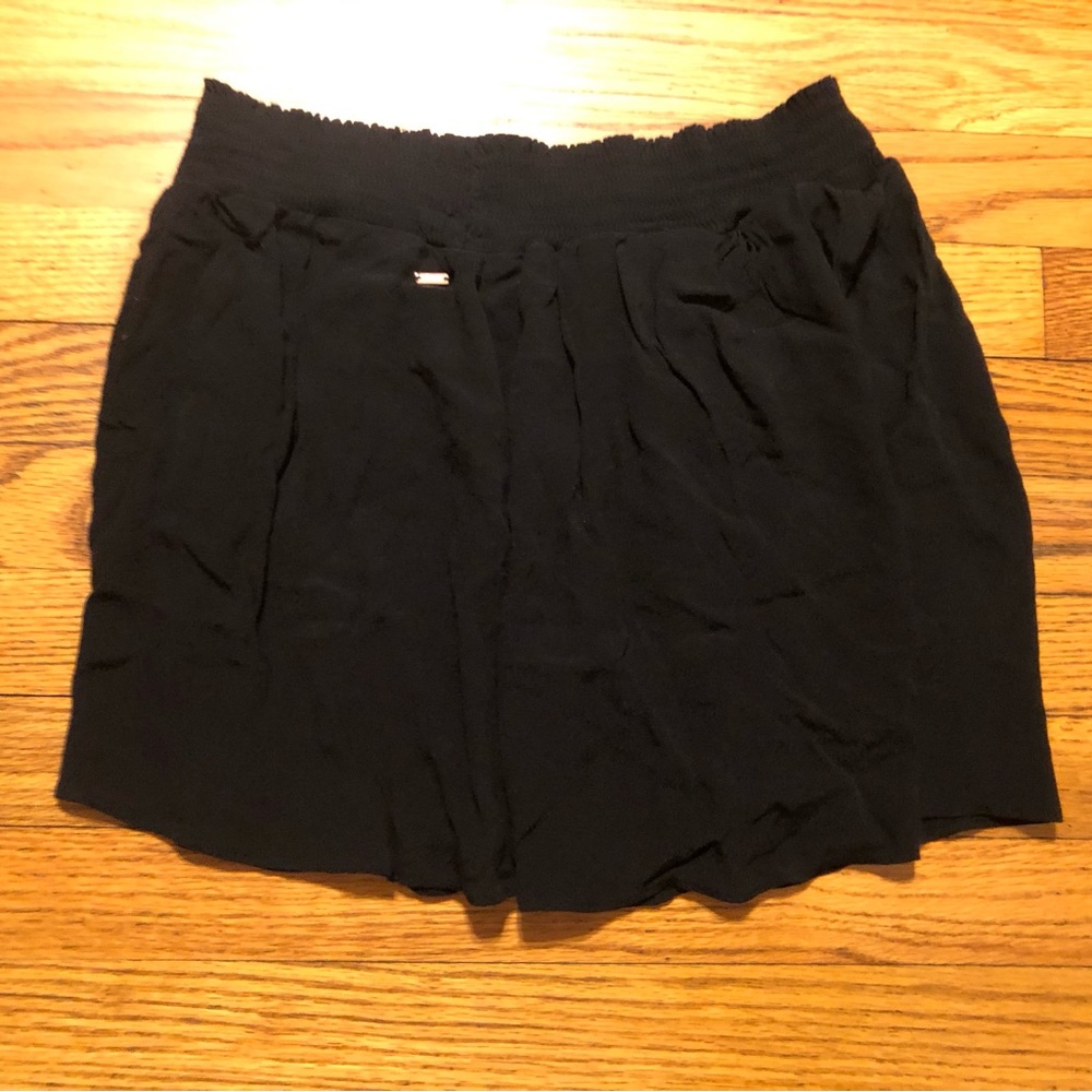 PINK Victoria Secret Shorts NWOT - Picture 1 of 6
